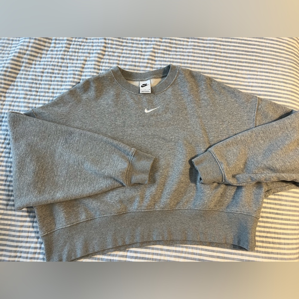 Nike cropped crew